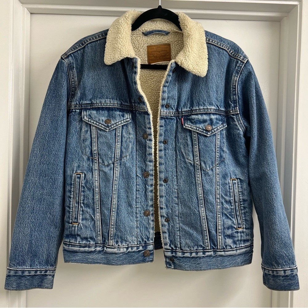 ❌ SOLD ❌ Levi’s Ex-Boyfriend Sherpa Trucker Jacket - Picture 3 of 11